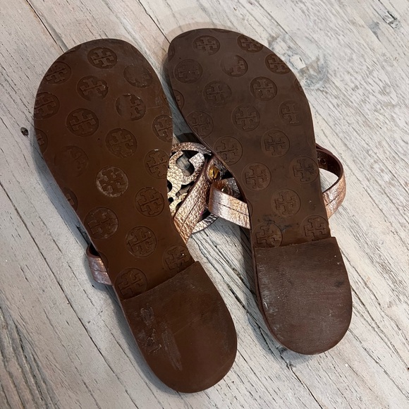 Tory Burch Millar Rose Gold Sandals Thong size 6.5 - Picture 9 of 9
